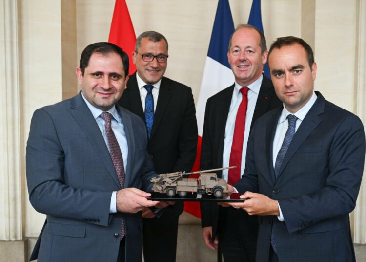 Ermenistan Fransa’dan CAESAR obüsü satın alıyor